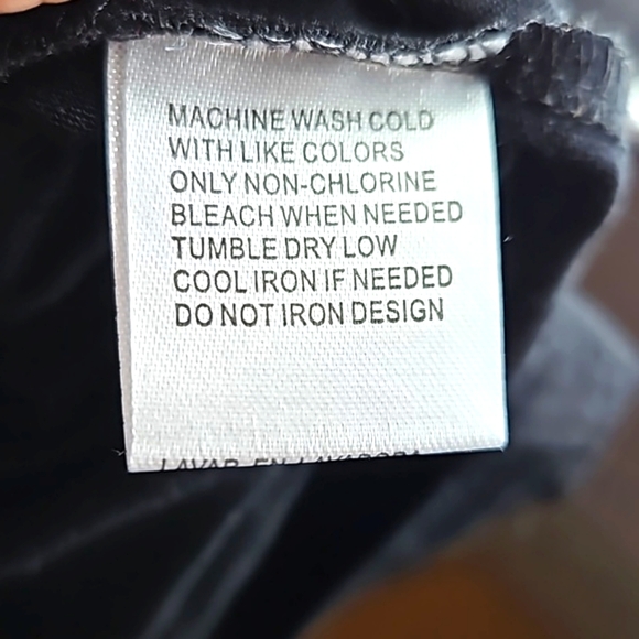 DISNEY Minnie Mouse black tee with 3/4 sleeve mesh detail size Medium - Picture 10 of 10